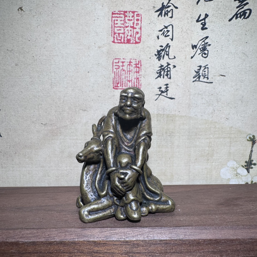 Miniaturowa statuetka z mosiąd – Unique Table Accessories recenzja i cena